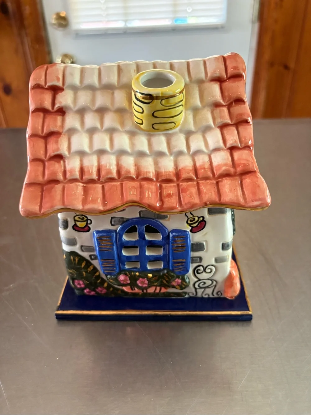 Cottage Cozy Ceramic Candle Holder La Patisserie with extra base for candle